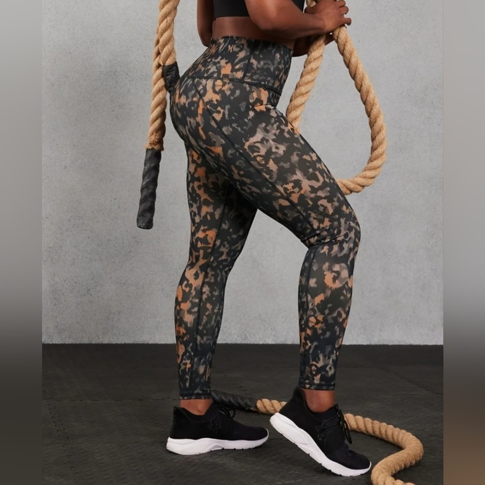 Fabletics Define Powerhold Wild Camo Leggings size XL